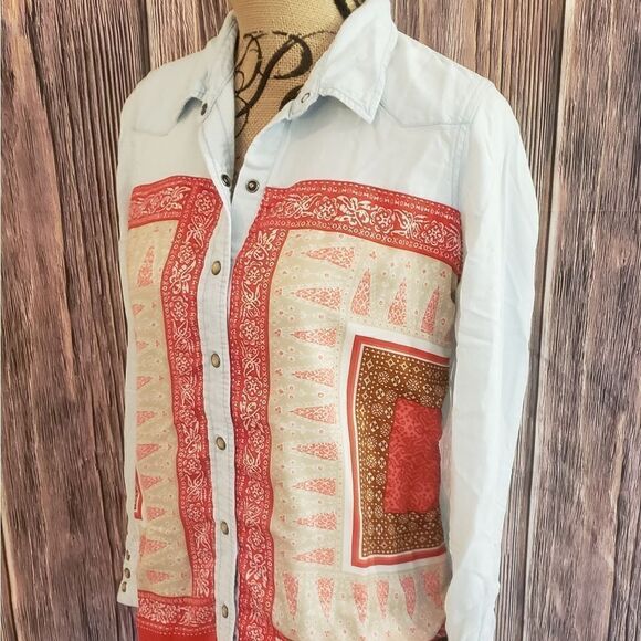 Lucky Brand Snap Button Top - Picture 2 of 12